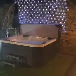  Holiday home Honeybee Cottage, With A Log Fire & A Hot Tub. United Kingdom